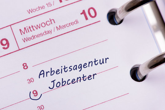 Terminkalender mit Eintrag Arbeitsagentur und Jobcenter