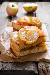 Caramelized apples on toast bread