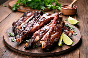 Grilled corn cobs on plate