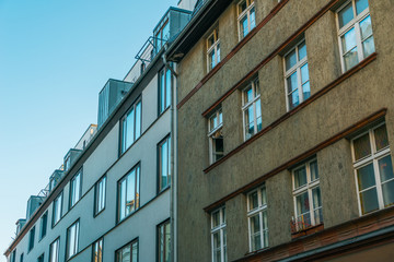 Fototapeta na wymiar old and new building facade at berlin