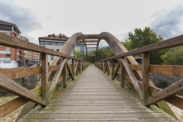 Puente de madera en Cangas de Onis (Asturias, España).