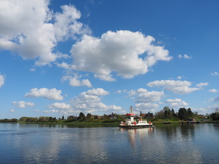 Fototapeta na wymiar Nord-Ostsee-Kanal Fähre