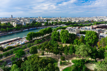 Fototapeta na wymiar View of the Seine