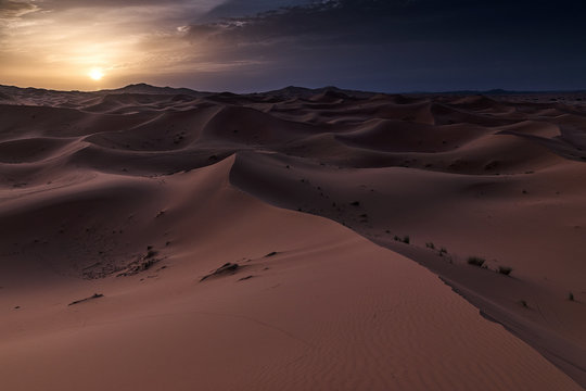 Merzouga, Marokko, Erg Chebbi, Sahara, Wueste,  Sonnenaufgang