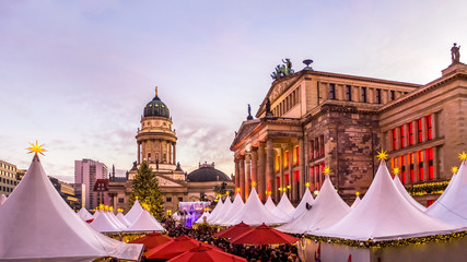 Obraz premium Berlin, Weihnachtsmarkt, Gendarmenmarkt 