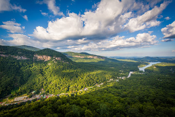 Fototapeta premium View of Lake Lure and surrounding mountains from Chimney Rock St