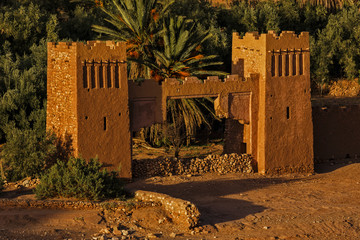 Ait Ben Haddou, Marokko, Kasbah, Unesco Weltkulturerbe, Tor, kurz vor Sonnenuntergang