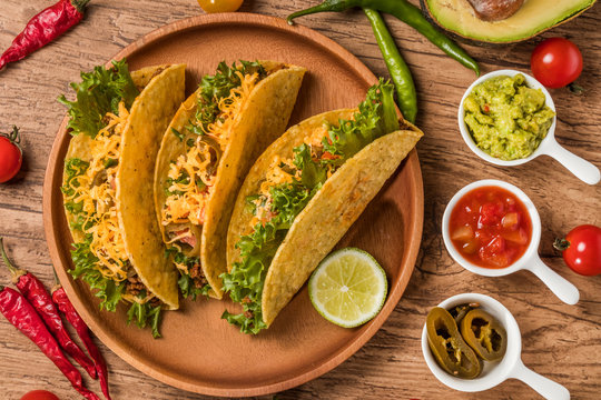 タコスセット　メキシコ料理　 Mexican food tacos