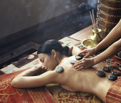 Tibetan hot stones treatment at Chi Spa, Shangrila, Bangkok