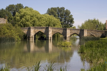 Newbridge, arguably the oldest bridge on the River Thames, built in the 13th century, Oxfordshire
