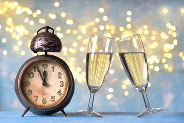Anstoßen in der Silvesternacht
