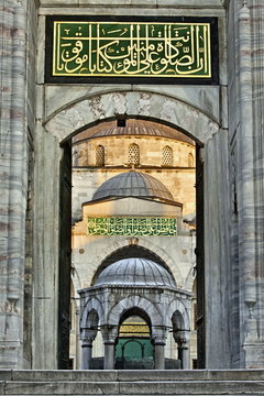 Entrance to inner courtyard of the Blue Mosque, built in Sultan Ahmet I in 1609, designed by architect Mehmet Aga, Istanbul, Turkey