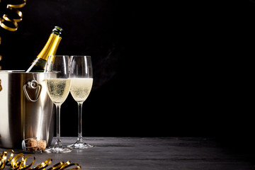 Sparkling champagne for a romantic celebration © exclusive-design
