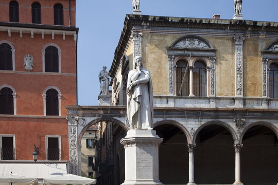 Statue of Dante, Verona, Veneto