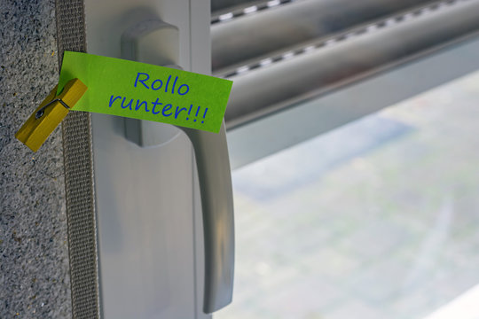 Rollo runter auf Notizzettel als Erinnerung
