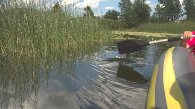 CLOSE UP: Rowing among fascinating aquatic plants in overgrown wetland river