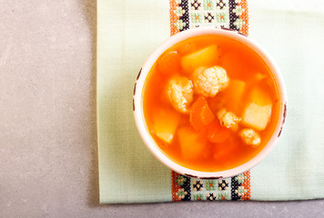 Cauliflower and tomato soup