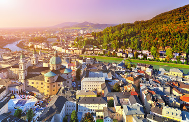Obraz premium Aerial panoramic view of the historic city of Salzburg with Salz