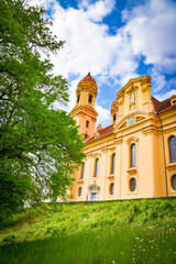 Fototapeta na wymiar Wunderschöne Architektur - die Schönenberger Kirche