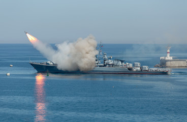 Rocket launch from russian military cruiser © azazello