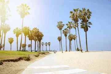 Crédence de cuisine en verre imprimé Descente vers la plage Les personnes bénéficiant d& 39 une journée ensoleillée sur la plage de Venise, Californie