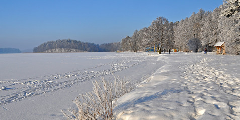 Zima nad jeziorem © jadwiga.koniecko