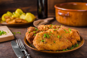 Wiener schnitzel with potatoes