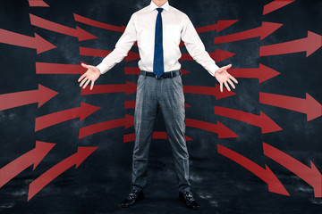 ビジネスマンと矢印