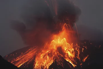 Fotobehang Gesmolten lava barst los uit Sakurajima Kagoshima Japan © moodboard