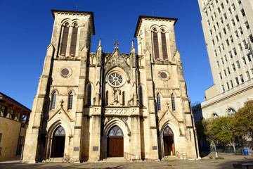 Fototapeta na wymiar The Cathedral of San Fernando in San Antonio, Texas