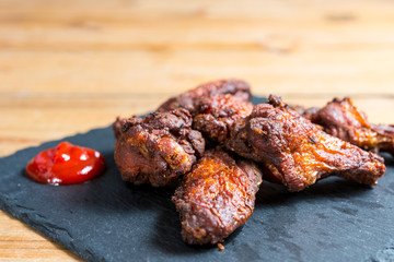 fried chicken wings with sauce