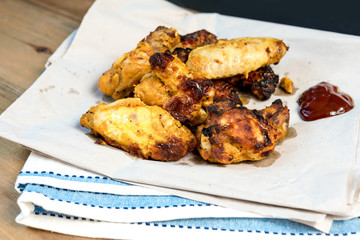 fried chicken wings with sauce