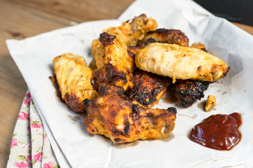 fried chicken wings with sauce