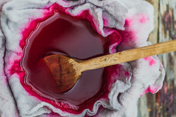 Clarification tincture chokeberry through fabric gases