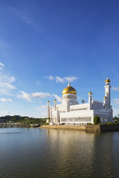 Omar Ali Saifuddien Mosque, Bandar Seri Begawan, Brunei, Borneo
