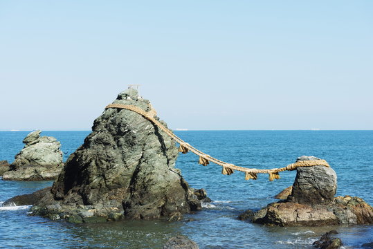 Futaminoura rocks, Meoto-Iwa (Wedded Rocks), Mie Prefecture, Honshu, Japan