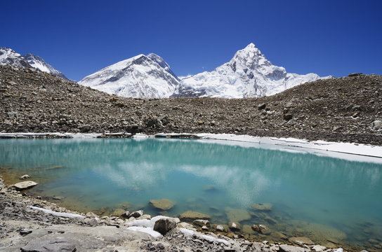 Mount Everest, 8850m, and glacial lake, Solu Khumbu Everest Region, Sagarmatha National Park, Nepal, Himalayas 