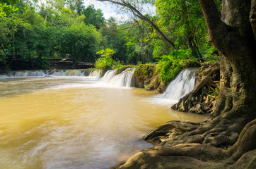 Obraz premium Chet-Sao-Noi waterfall