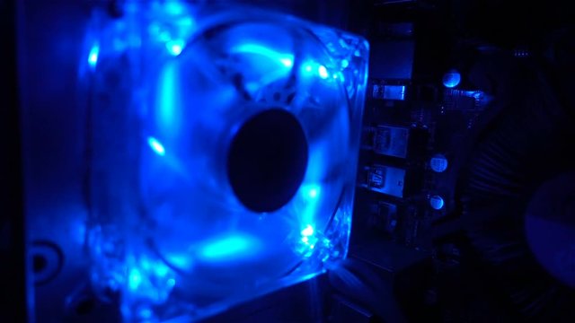 Computer cooling fan is turned on, the blue light HD