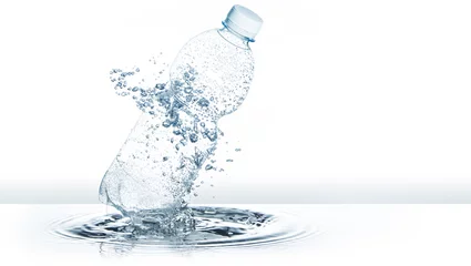 Poster fles water en bubbels boven golfde golf geïsoleerd op wit © popout