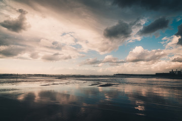Sea waves with a reflection