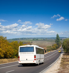 White tourists bus