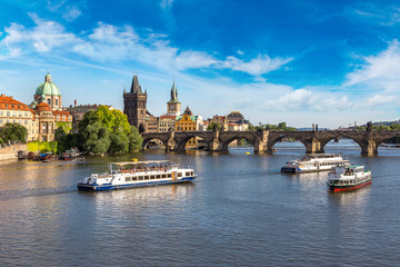 Obraz premium Panoramiczny widok na Pragę