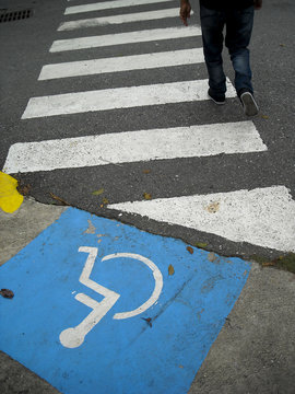 SE&Ntilde;AL, PARALITICO, DISCAPACITADO, MOVILIDAD REDUCIDA, SILLA DE RUEDAS, RAYADO, CEBRA, TRANSITO