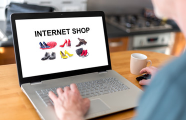 Fototapeta na wymiar Internet shop concept on a laptop