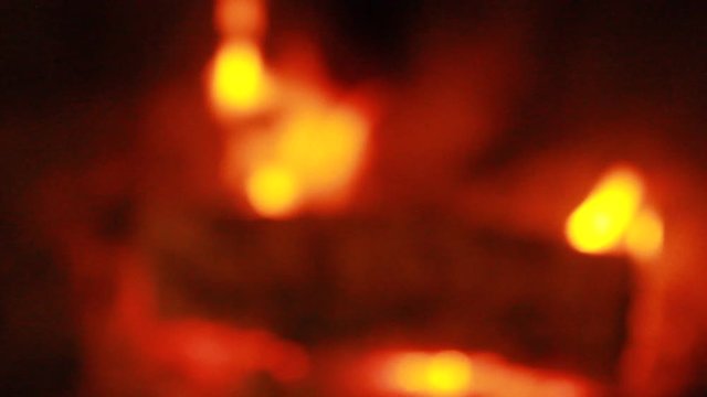 Beech Log burning - fast turbulent flames - deblur slow