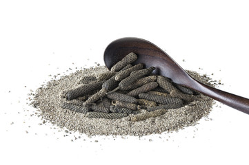 Whole and ground long pepper
