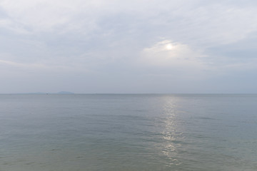 Obraz premium Landscape of the sea with clouds and light of the sun