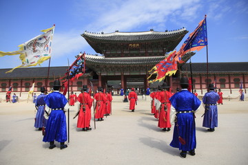 Changing of the guards, Gyeongbokgung Palace (Palace of Shining Happiness), Seoul, South Korea