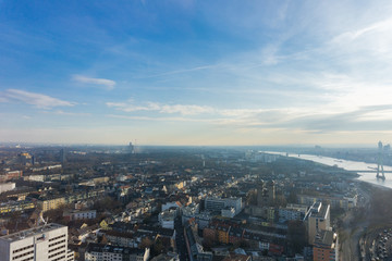 Fototapeta na wymiar Blick auf die Stadt Köln und den Rhein